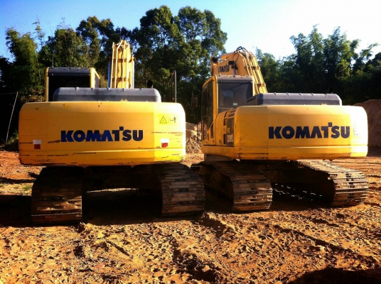 ขายรถแบคโฮ  KOMATSU  pc200-8  MO1  ทำงานน้อย 3,&times;&times;&times;ชม.เอกสารพรัอมราคา2,280,000 090-772-3710 090-772-3708