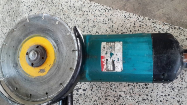 หินเจีย makita 9" รุ่น 9049