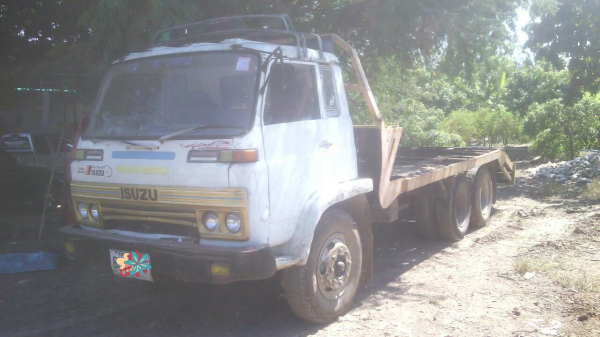 ขายรถแบคโฮพร้อมรถเทรลเลอร์ SUMITOMO 2800 FJ กับ ISUZU JUMBO 165 แรงม้า เพลาเดี่ยว ราคารวม 2 คัน 650000