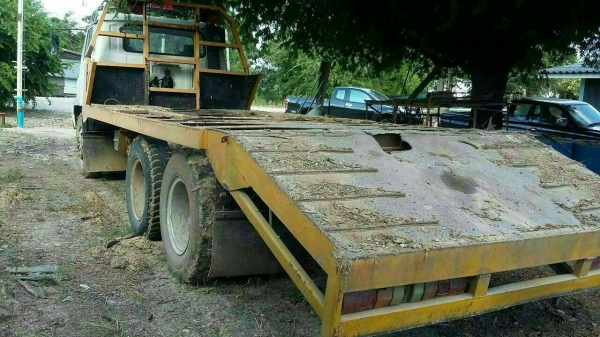 ขายรถแบคโฮพร้อมรถเทรลเลอร์ SUMITOMO 2800 FJ กับ ISUZU JUMBO 165 แรงม้า เพลาเดี่ยว ราคารวม 2 คัน 650000