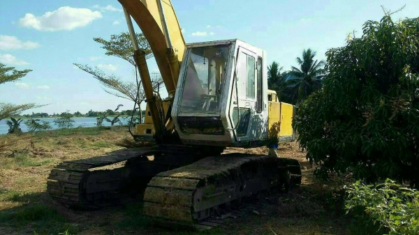 ขายรถแบคโฮพร้อมรถเทรลเลอร์ SUMITOMO 2800 FJ กับ ISUZU JUMBO 165 แรงม้า เพลาเดี่ยว ราคารวม 2 คัน 650000