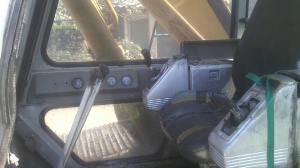 ขายรถแบคโฮพร้อมรถเทรลเลอร์ SUMITOMO 2800 FJ กับ ISUZU JUMBO 165 แรงม้า เพลาเดี่ยว ราคารวม 2 คัน 650000