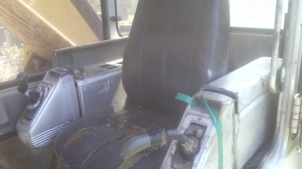 ขายรถแบคโฮพร้อมรถเทรลเลอร์ SUMITOMO 2800 FJ กับ ISUZU JUMBO 165 แรงม้า เพลาเดี่ยว ราคารวม 2 คัน 650000