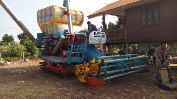 รถเกี่ยวข้าว