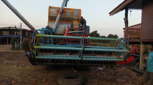 รถเกี่ยวข้าว