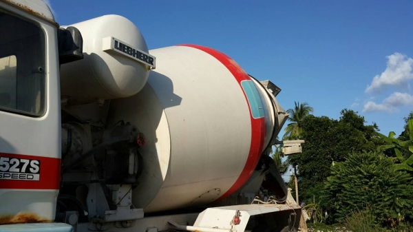 รถปูน 10 ล้อ