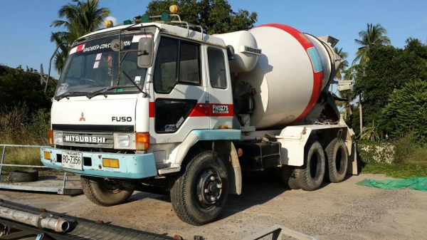 รถปูน 10 ล้อ