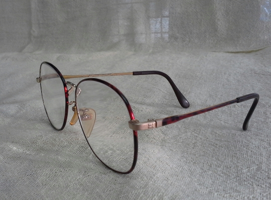 แว่นสายตายาวเยอรมัน  BOSS