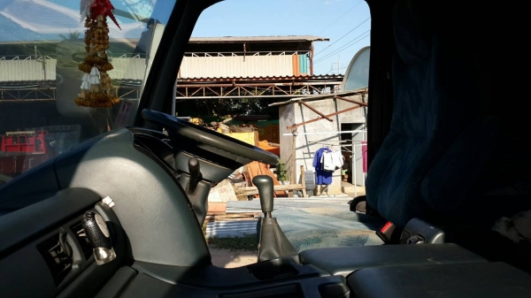 รถปูน 10 ล้อ