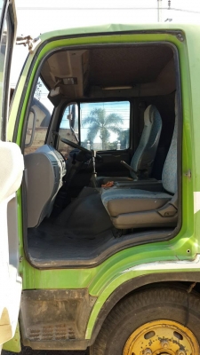 รถปูน 6 ล้อ