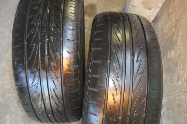 ยาง BRIDGESTONE 215/55R17ปี12 สวยๆ 1 คู่ ราคา 1350 บาท