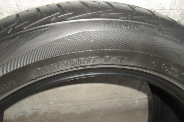 ยาง BRIDGESTONE 215/55R17ปี12 สวยๆ 1 คู่ ราคา 1350 บาท