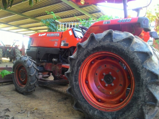 ขายรถไถ KUBOTA L4508 แถมดันหน้า และโรตารี่ ราคา 240,000 ทะเบียนพร้อมโอน เครื่องดี เกียร์ดี ไฮดรอลิคดี พร้อมใช้งาน รถอยู่ อ.แกลง จ.ระยอง สนใจ สอบถาม 0818618678,0899347475 มีรถขนส่งบริการทั่วประเทศไทย ร้าน DC Tractor Rayong