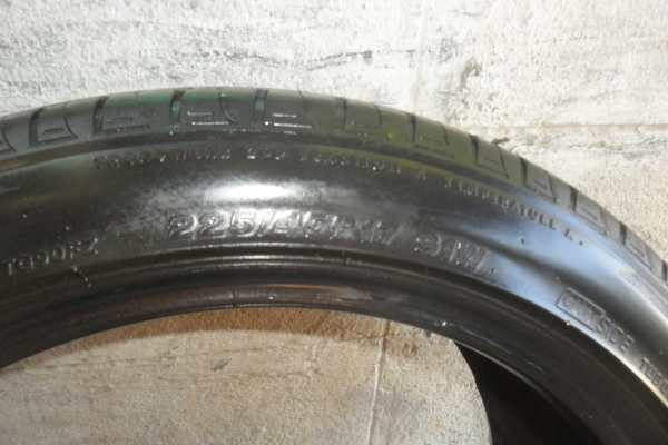 ยาง BRIDGESTONE 225/45R17ปี11 สวยๆ 1 คู่ ราคา 1200 บาท ยาง BRIDGESTONE 225/45R17ปี11 สวยๆ 1 คู่ ราคา 1200 บาท