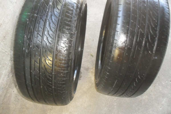 ยาง BRIDGESTONE 225/45R17ปี11 สวยๆ 1 คู่ ราคา 1200 บาท ยาง BRIDGESTONE 225/45R17ปี11 สวยๆ 1 คู่ ราคา 1200 บาท