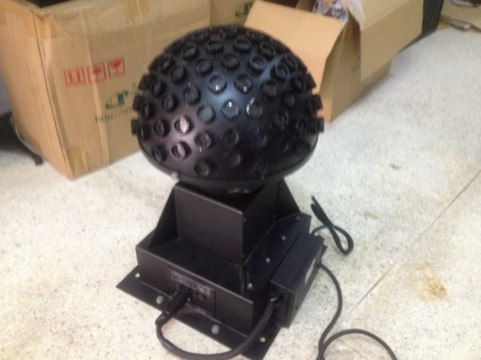 ไฟเท็ค CLAY PAKY ของ ITALY เก่าญี่ปุ่นเเท้สภาพตามรูปลองไม่เป็นครับตามสภาพ