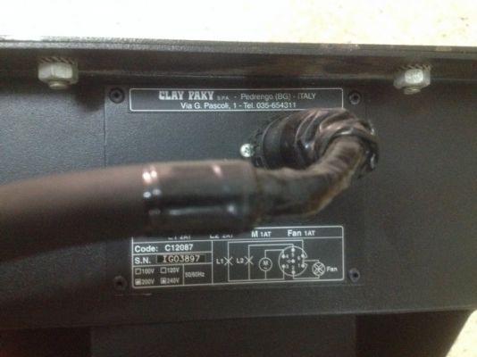 ไฟเท็ค CLAY PAKY ของ ITALY เก่าญี่ปุ่นเเท้สภาพตามรูปลองไม่เป็นครับตามสภาพ