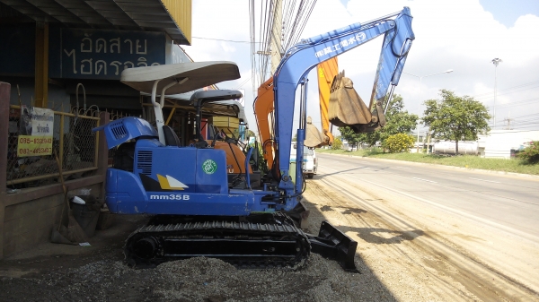 ขายรถขุดMITSUBISHI รุ่น MM35B เก่านอก มีเอกสาร สีสวย แทรกใหม่. สนใจโทร : 099-907-9273กิ๊ฟ