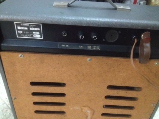 ตู้เเอม YAMAHA YTA 15 A ของเก่าญี่ปุ่นเเท้สภาพสวยใช้ไฟ100V