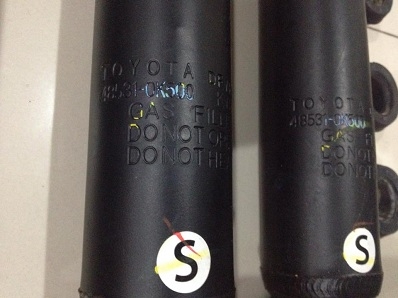 โช็คป้ายแดง รีโว ถอดจากจากศูนย์ มี 2 คู่ / คู่ละ 2200 บาท ตจวส่งได้ครับ