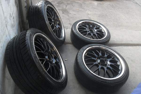 ล้อแม็ก17นิ้ว4รู100 พร้อมยาง สวยๆ 4 ล้อ ราคา 6500 บาท ล้อแม็ก17นิ้ว4รู100 พร้อมยาง สวยๆ 4 ล้อ ราคา 6500 บาท