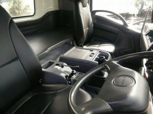 รถสิบล้อหัวลาก Isuzu 360 แรงม้า ปี 54 สภาพสวย พร้อมใช้งาน ทดลองขับได้ สนใจติดต่อ เอ็ม ที เจริญยนต์ ส