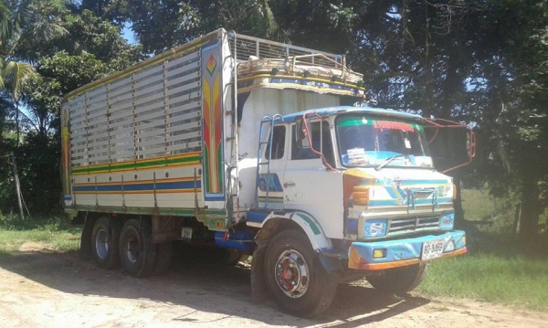 ขายดั้มเกษตร KT925 เครื่อง195แรง HO7D สภาพพร้อมใช้งาน เอกสารพร้อมโอน สนใจโทร 090-8588220คุณนะ 093-3258446คุณบิว หรือเข้าดูสินค้าอื่นๆได้ที่ www.truck.in.th/498 หรือเพจFacebook ณรงค์ ซื้อขายรถมือสอง (เว็บไซต์ส่วนตัว) หรือFacebook ตลาดรถมือสอง คุณนะ