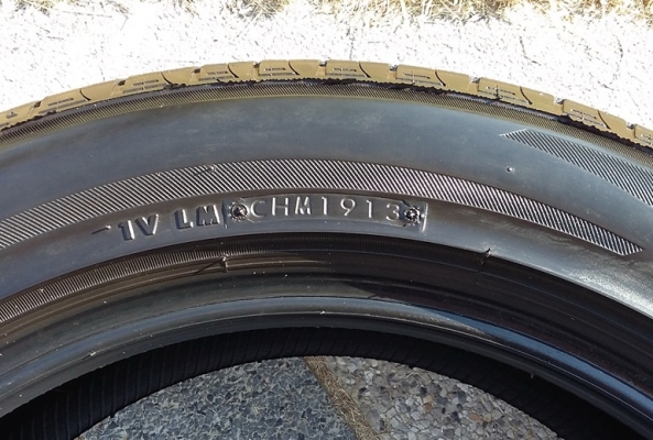 ยาง,215-55-17 Bridgestone GR90 ดอกหนาปี13 คู่ละ 3,000 ยาง,215-55-17 Bridgestone GR90 ดอกหนาปี13 คู่ละ 3,000