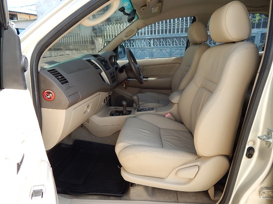 FORTUNER 2.7 V ขับ 4 ติด LPG อย่างดี ปี 2005 ออกรถ 9000 บาท FORTUNER 2.7 V ขับ 4 ติด LPG อย่างดี ปี 2005 ออกรถ 9000 บาท