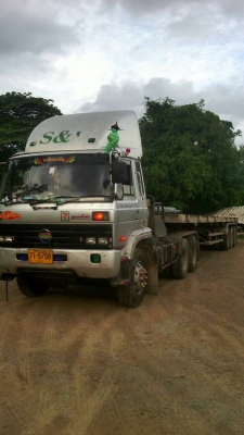 22ล้อ..หัวหาง หัวลาก290แรงและหางพื้นเรียบ3คาน..รถสวย ดูแลดี...