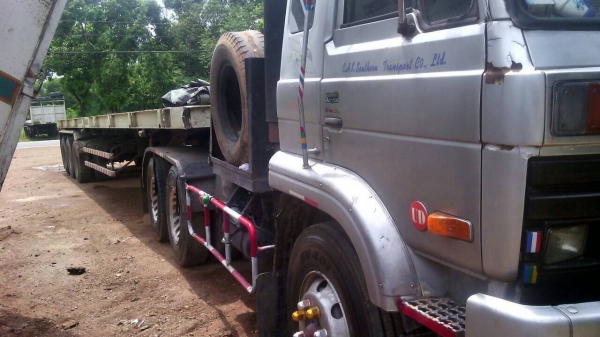 22ล้อ..หัวหาง หัวลาก290แรงและหางพื้นเรียบ3คาน..รถสวย ดูแลดี...