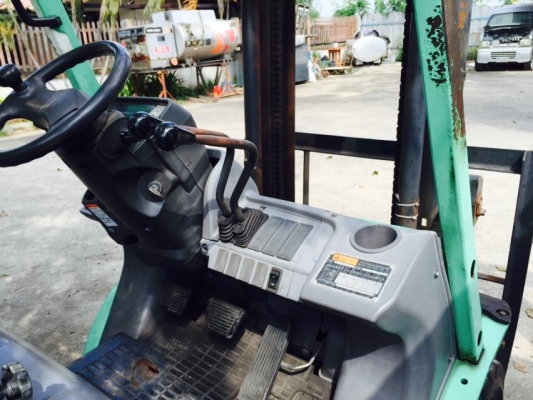 ขายโฟล์คลิฟท์  MITSUBISHI  KFG20  ขนาด  2  ตัน เบนซิน+LPG  เสา  3  เมตร  เกียร์ออโตเมติค   ยางตันใหม่  4  เส้น