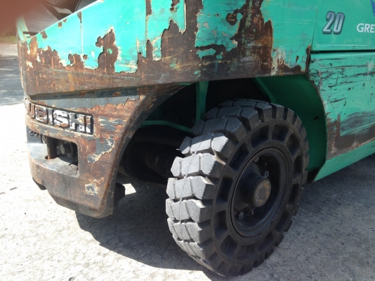 ขายโฟล์คลิฟท์  MITSUBISHI  KFG20  ขนาด  2  ตัน เบนซิน+LPG  เสา  3  เมตร  เกียร์ออโตเมติค   ยางตันใหม่  4  เส้น