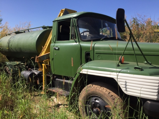 6ล้อหน้ายาวรถน้ำHINO...มีเครนเฮียบด้วย เล่มพร้อม..รุ่นหัวกีนตึก..