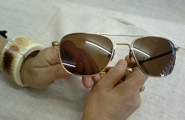 แว่นตาอเมริกันวินเทจ  COMMAND 23K USA