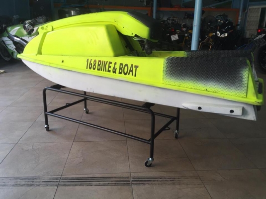 SALE!! ขาตั้งเจ็ทสกียืน สำหรับจอดเก็บ น้ำหนักเบา สามารถตั้งเจ็ทยืนได้ทุกรุ่น เพียง2,500 บาท