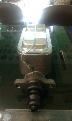 แม่ปั้มเบรค 510 ของใหม่ครับ แม่ปั้มเบรค 510 ของใหม่ครับ