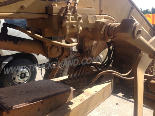 รถเกรด ยี่ห้อ  CATERPILLAR  รุ่น G140