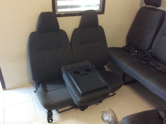 ขายเบาะรถตู้ครบชุดทั้งคันให้หมดถอดออกจากCommuter