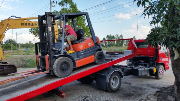 ขายด่วนรถยก TOYOTA 6FGยก2.0ตันเสาสูง3เมตรยางตันใหม่หน้าหลังรถนอกนำเข้ายังไม่เคยใช้งานในเมืองไทยเลย=รุ่นใหม่ขายถูกๆๆ