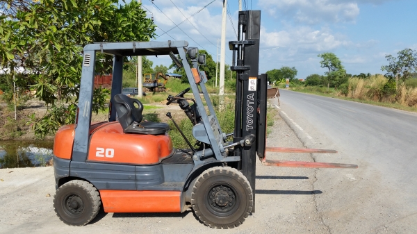 ขายด่วนรถยก TOYOTA 6FGยก2.0ตันเสาสูง3เมตรยางตันใหม่หน้าหลังรถนอกนำเข้ายังไม่เคยใช้งานในเมืองไทยเลย=รุ่นใหม่ขายถูกๆๆ