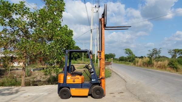 ขายด่วนรถยก TOYOTA 5FDดีเซลยก1.5ตันเสาสูง3เมตรยางตันหน้าหลังรถนอกนำเข้ายังไม่เคยใช้งานในเมืองไทยเลย=รุ่นใหม่ขายถูกๆๆ