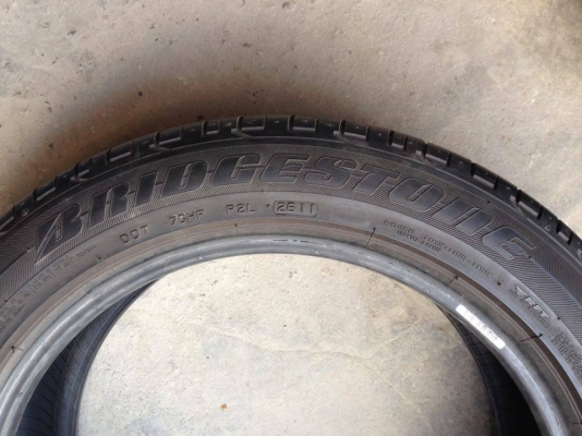 ยาง Bridgstone 205 - 55 -17 รันแฟต made in poland ปี 11 ครบชุด 4 เส้น สภาพสวยๆไม่บวมดอกยางเหลือเยอะวิ่งใด้อีกนานราคาถูกๆ