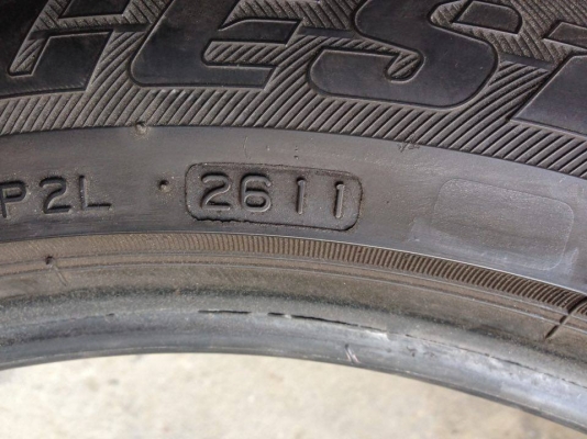 ยาง Bridgstone 205 - 55 -17 รันแฟต made in poland ปี 11 ครบชุด 4 เส้น สภาพสวยๆไม่บวมดอกยางเหลือเยอะวิ่งใด้อีกนานราคาถูกๆ