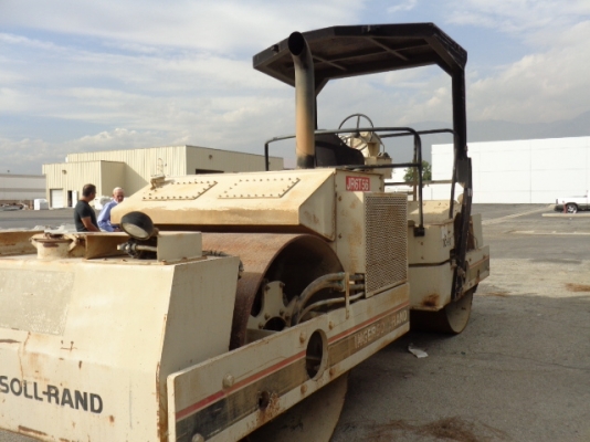 รถบด 2 ล้อเหล็ก Ingersoll Rand DD90 สภาพดี* (USA) สนใจโทร. 080-6565422 (หนิง)