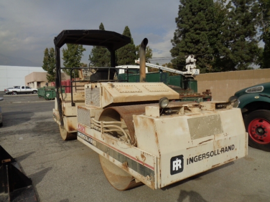 รถบด 2 ล้อเหล็ก Ingersoll Rand DD90 สภาพดี* (USA) สนใจโทร. 080-6565422 (หนิง)