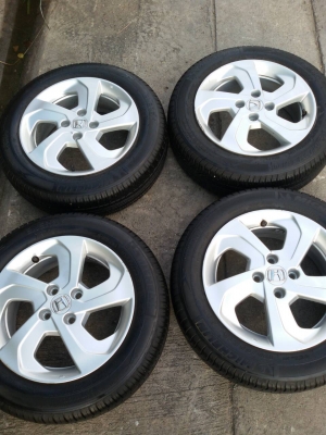 ล้อ honda ขอบ 15 4รู100พร้อมยางปี14