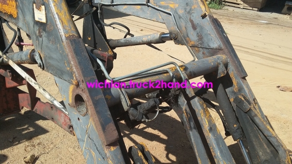 ขอบคุณช่างสิทธิพล อุตรดิตย์มากครับ ขายแล้วชุดตักหน้ารถไถฟอร์ดเก่านอก รุ่นCONDOR 302 ของฝรั่งเศส กระบอกขนาดใหญ่