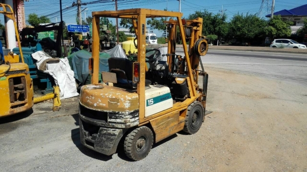 ====== SOLD OUT!! ====== โฟล์คลิฟ Komatsu FD 15-15 เครื่องอีซูสุ ดีเซล เกียร์ออโต้ ยก 1.5 ตัน สูง 3 ม. งาสไลด์ สภาพสวย พร้อมใช้.