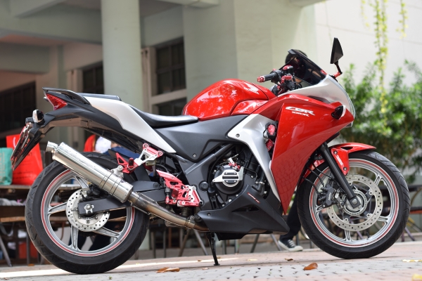 CBR250 ตัวท๊อป ABS ชุดแต่งไบเกอร์